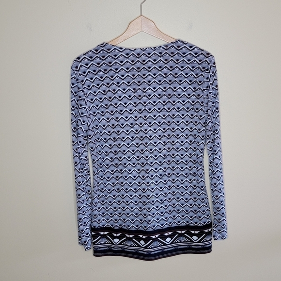 Magnolia Grace | Navy & Brown Print Stretchy V-neck Top Size Medium - Picture 3 of 5